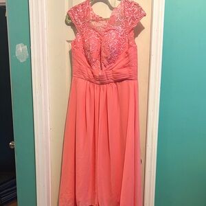 Elegant Pink Lace Dress